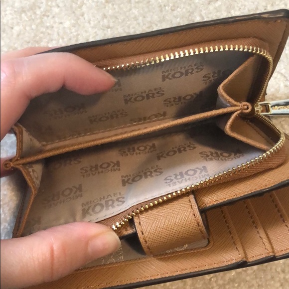 Michael kors wallet - Picture 4 of 4